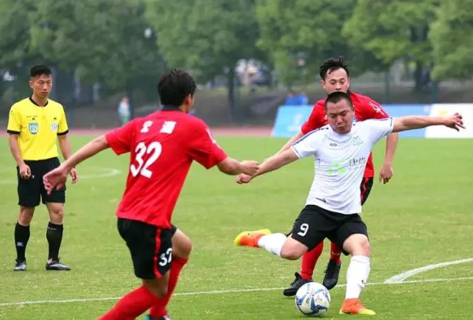 包含赛地聚焦：国王杯冲刺阶段热度飙升；皇家社会刷新队史纪录；球迷炸锅；赛程密集仍需轮换的词条Kaiyun sports